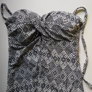 Medium Large Swimsuit Top Tank Swimwear